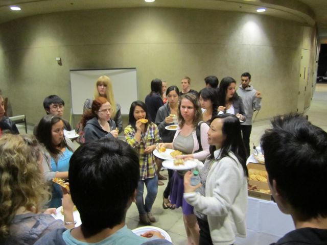 Students ask Dr. Pei Yun Lee more questions. 